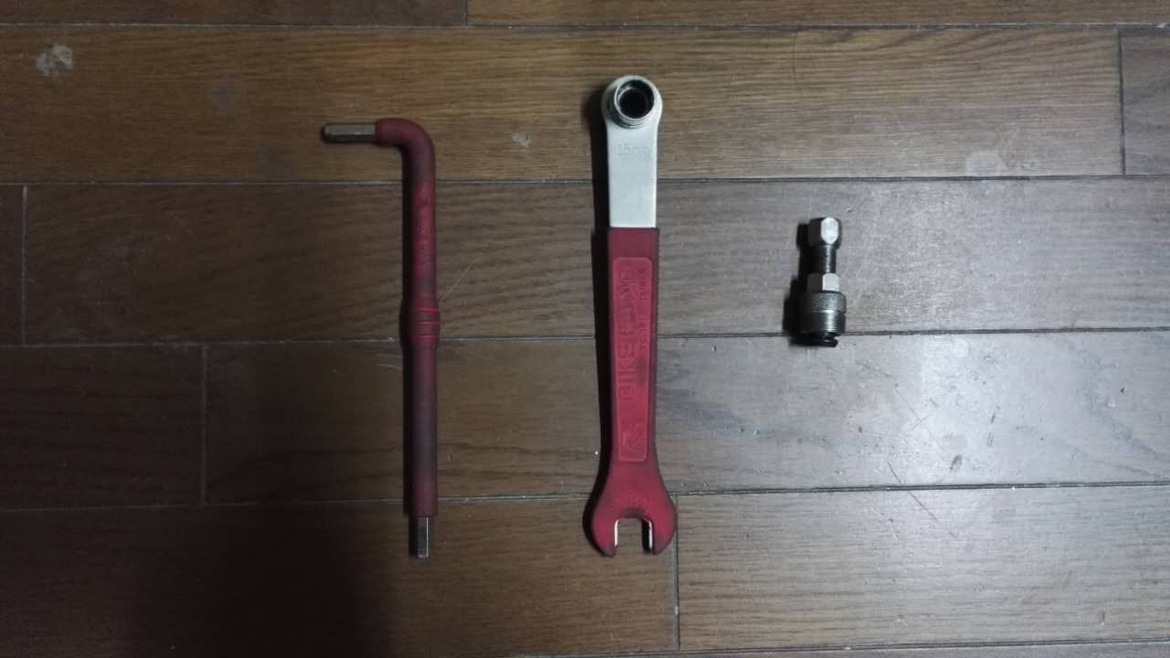 自行车脚踏轴拆卸,自行车脚踏牙盘拆解