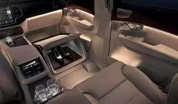 沃尔沃副驾驶后排按钮,取消副驾座位的沃尔沃