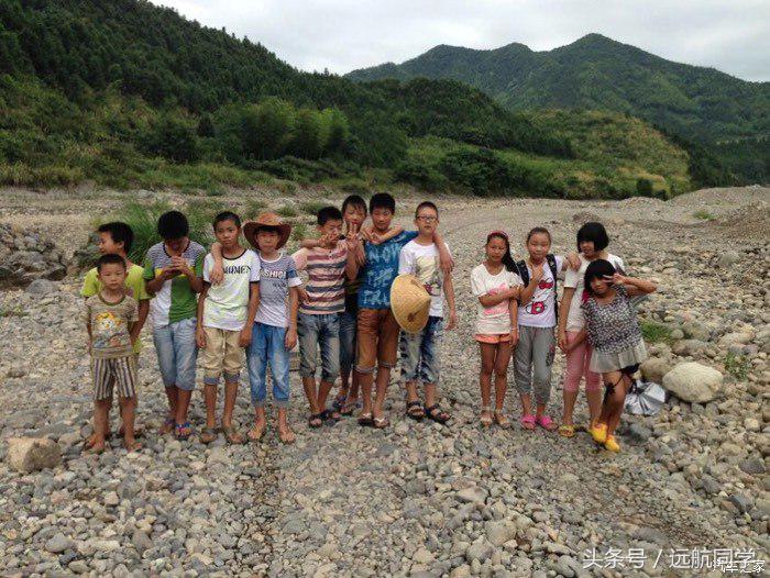 90后大学毕业生艰苦创业,喜提蒙迪欧1.5T时尚型