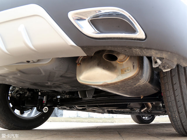 吉利帝豪2017款百万向上互联版,吉利帝豪百万款测试