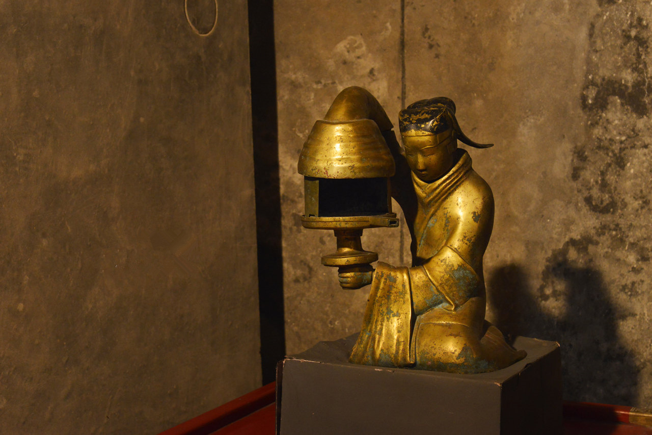 lv包包真品是贴膜的吗,lv包包金属真的不掉色吗