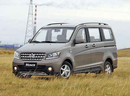 五菱宏光挑战丰田霸道4.0,五菱宏光挑战一切