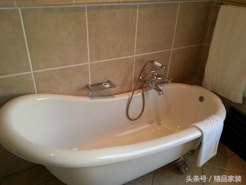 现在卫生间安装浴缸,家用卫生间浴缸用什么好