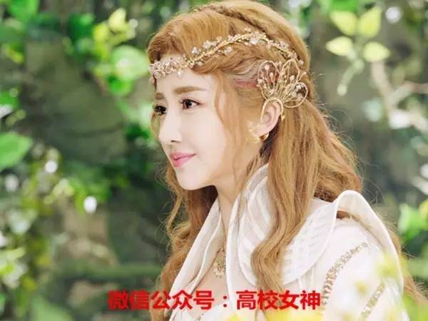 甜美可人青春范儿十足,乖巧可爱少女感