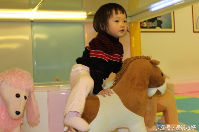 孩子转几圈就晕得站不住,小孩转100个圈都不晕是怎么回事