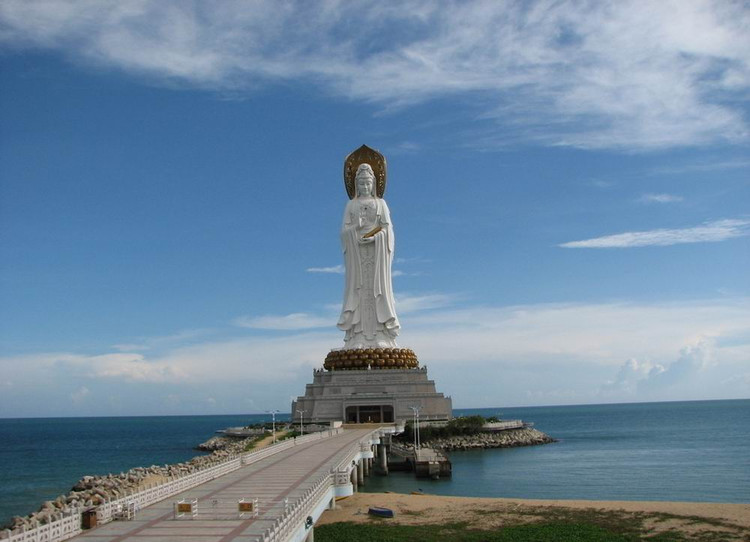 十三尊巨佛是什么,中国的十三尊巨佛