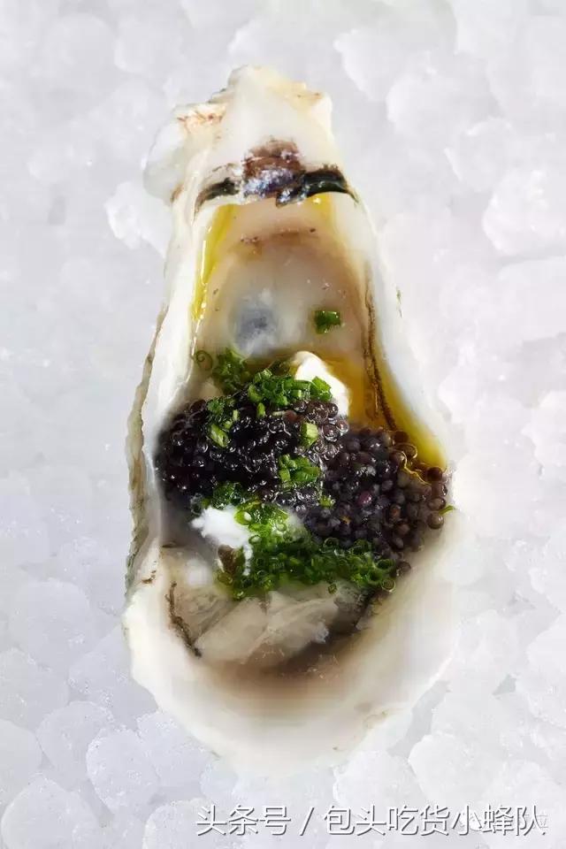 红色鱼子酱搭配的西餐料理做法,分子料理鱼子酱具体的做法