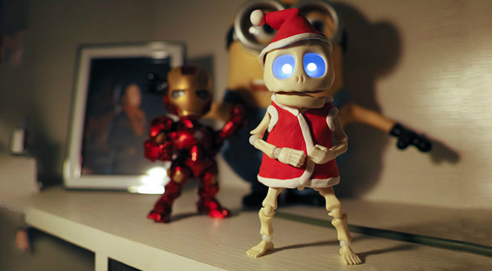 好好地吓人不好吗？干嘛要来抢萌物的饭碗！