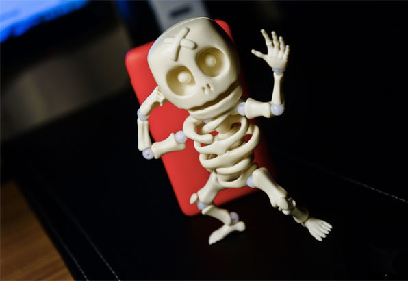 好好地吓人不好吗？干嘛要来抢萌物的饭碗！