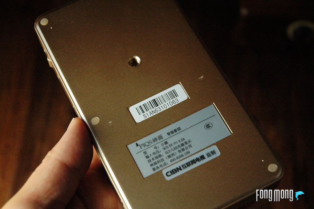 电视OUT啦！1000多快买个神画小媚在家看电影