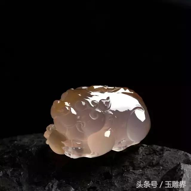 肖亚男巧琢南红仕女，演绎大唐风韵，真美！