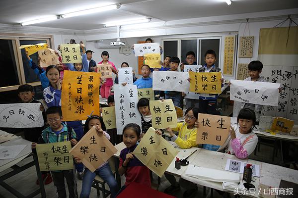 看看全国小朋友送给太空景海鹏老乡的生日“礼物”