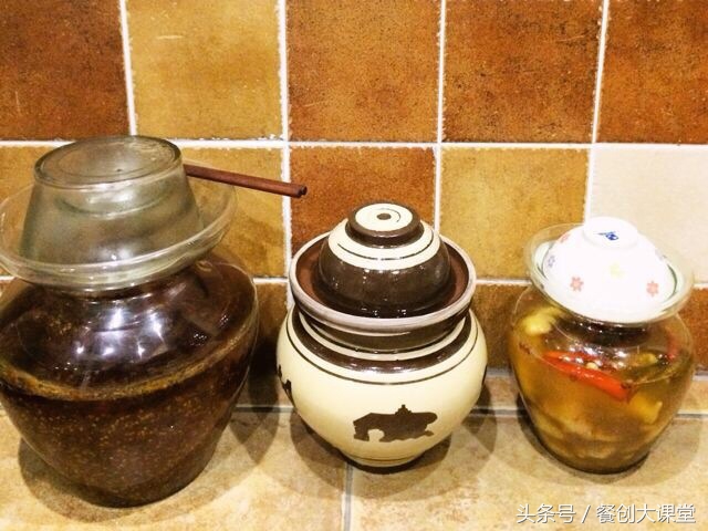 川妹子教你做红萝卜泡菜,四川山区农村阿婆的泡菜秘方