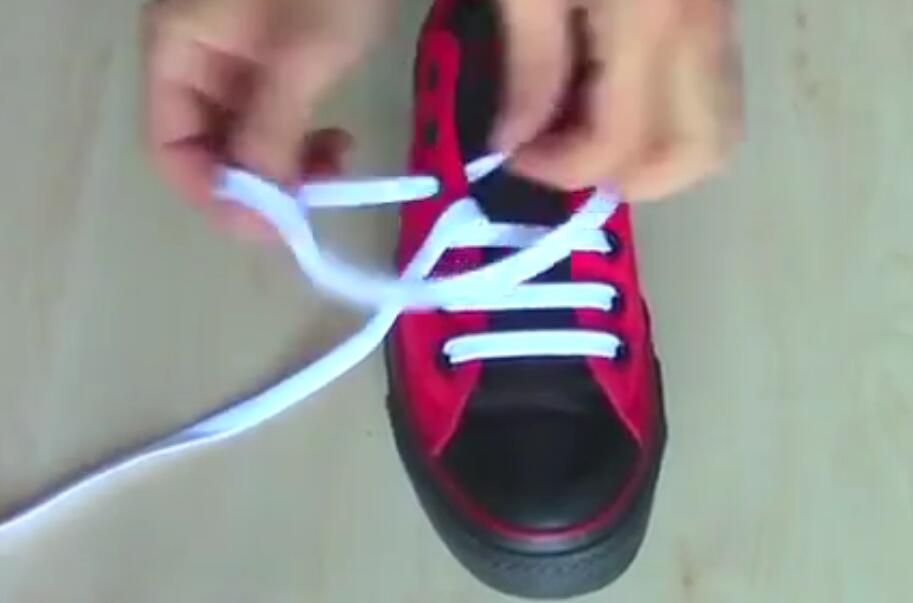 教你如何绑鞋带教程,骚气鞋带系法