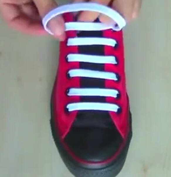 教你如何绑鞋带教程,骚气鞋带系法