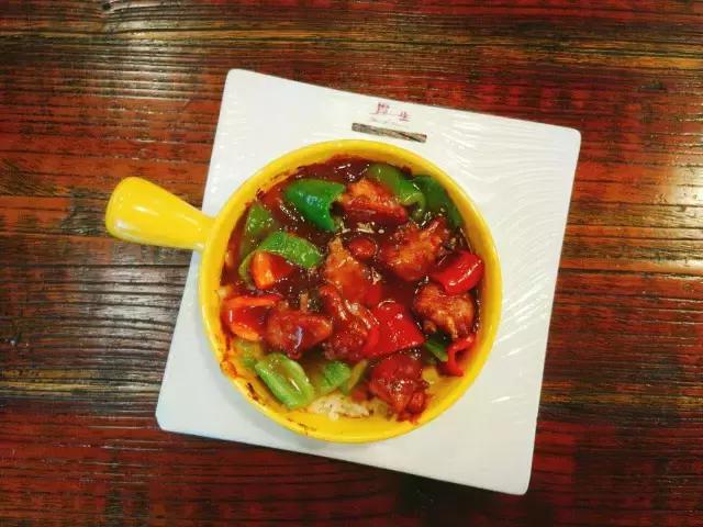 在这家店，我受到了十万点%^$!