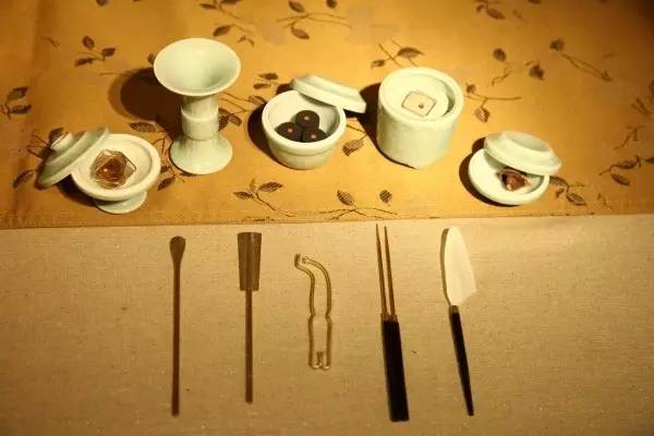 大牌香水浓香与淡香差距,大牌香水闻起来很贵