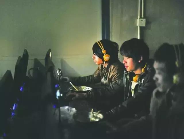 我再也不去网吧了,为什么现在没有网吧只有网咖