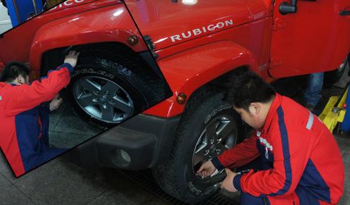 汽车轮胎鼓了小包修理工说没事,轮胎整个开裂还能开到修车店吗