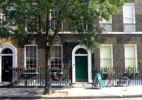 一代伊丽莎白女王号邮轮,伊丽莎白女王号豪华邮轮