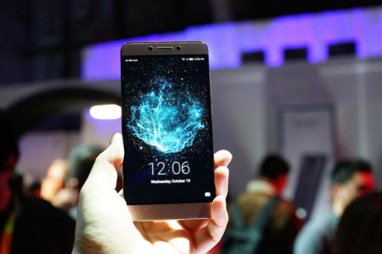 这才是千元机质感之王,这才是高性价比的千元机