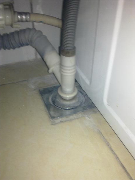 洗衣机排水管堵塞的修理,怎么把洗衣机的排水管堵住