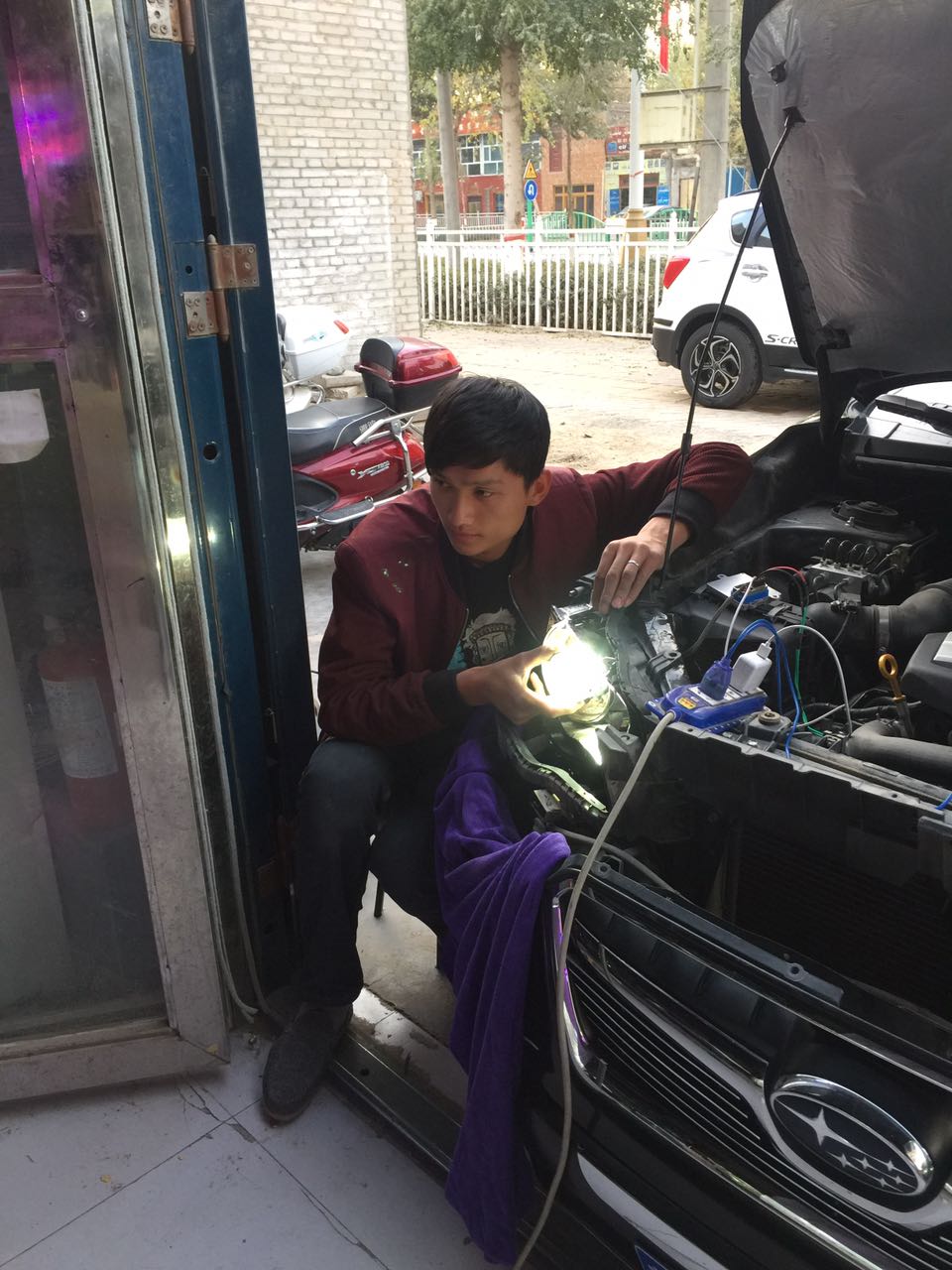 斯巴鲁xv改雾灯详细教程,斯巴鲁xv改军绿色