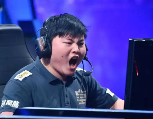 lol第一人是faker还是uzi,主播评价lol十大选手