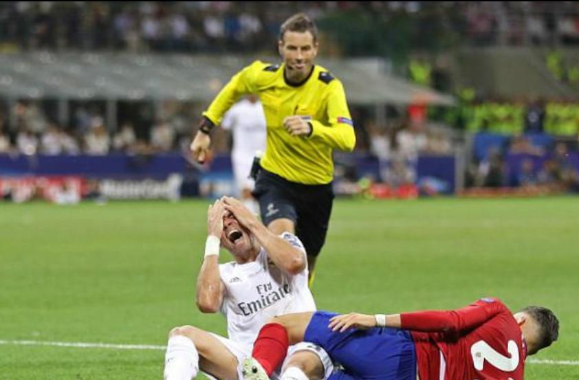 脚踢梅西,脚踢梅西的视频