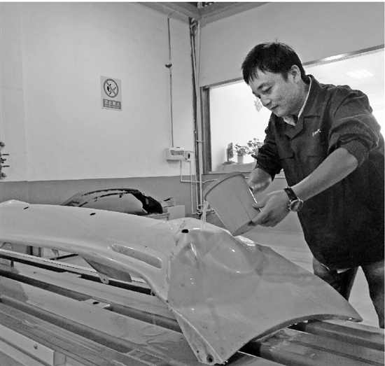 修车秘籍大全,车侧面凹痕自行修复