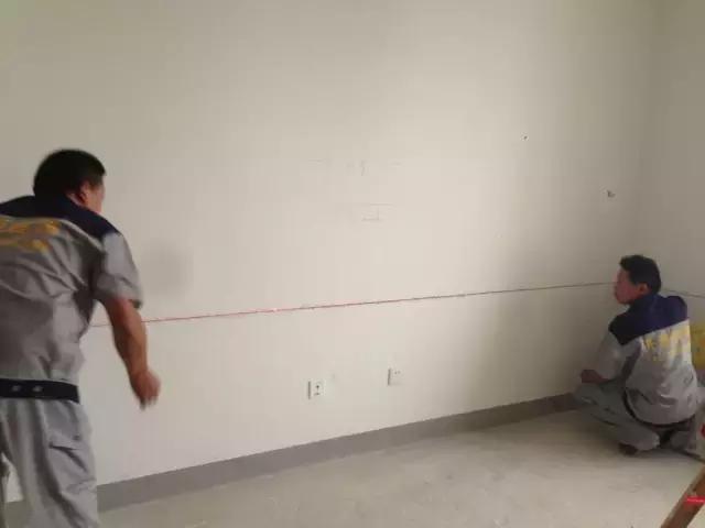 石膏板吊顶石膏线安装方法,石膏板上怎么固定石膏线