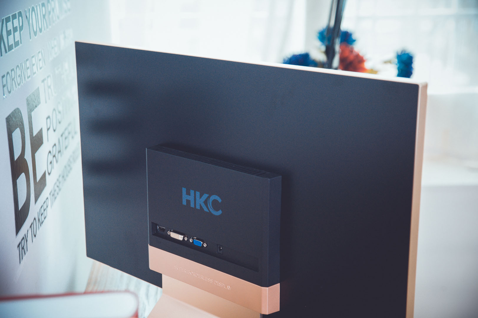 美女摄影师真情告白，显示器的选择是如此重要