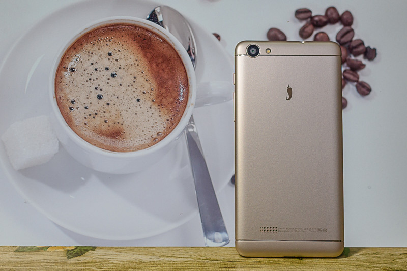 微信QQ能八开，刷脸手机小辣椒S33才安全