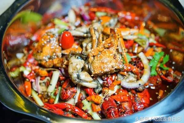 这家店的小龙虾百吃不厌,小龙虾选十三香还是油焖