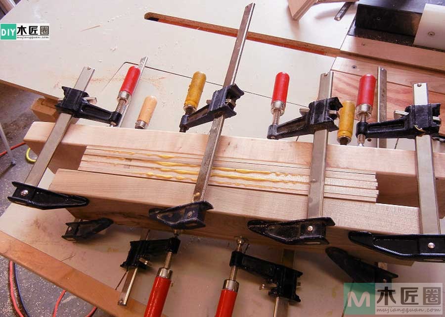 如何diy花瓶,怎样用塑料瓶做插花的花瓶