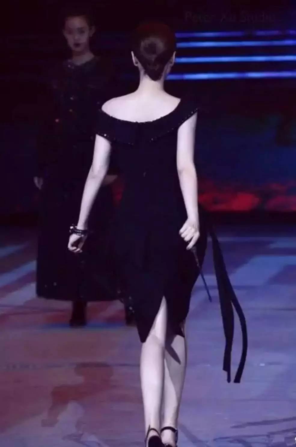 “刚从巴黎回来的“吴昕已经进化成了真女神！