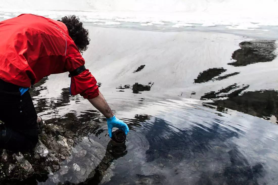 去爬高海拔雪山冲锋衣怎么选择,了解冲锋衣好不好