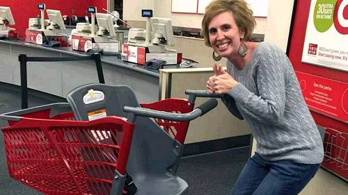 家庭主妇爆改购物车,百万人因此受益,沃尔玛总裁为他点赞,感动全美!