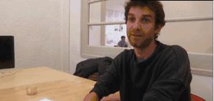 当ATM吐的是小说，法国人笑了，全世界乐了，零食业也震惊了