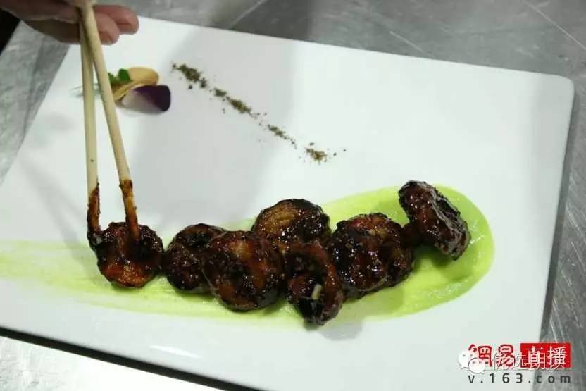 舌尖上的云南第二期:毛主席都夸赞的汽锅鸡是这样做出来的