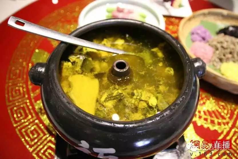 舌尖上的云南第二期:毛主席都夸赞的汽锅鸡是这样做出来的