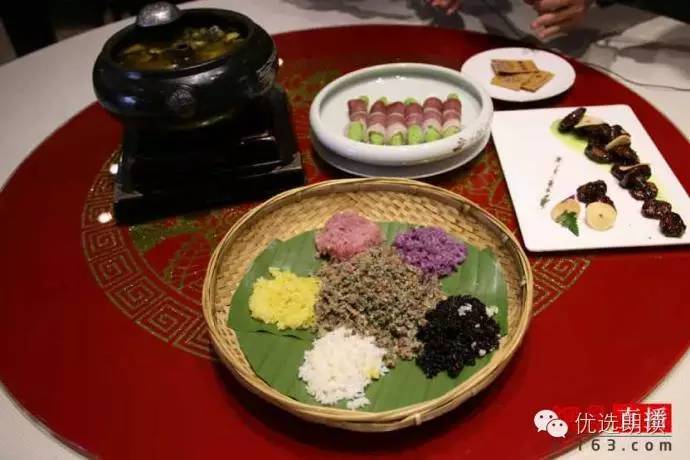 舌尖上的云南第二期:毛主席都夸赞的汽锅鸡是这样做出来的