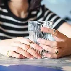 时髦的人就连手指也时髦｜关节戒推荐