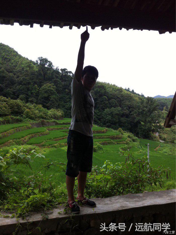 90后大学毕业生艰苦创业,喜提蒙迪欧1.5T时尚型