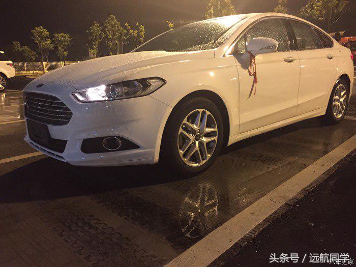 90后大学毕业生艰苦创业,喜提蒙迪欧1.5T时尚型