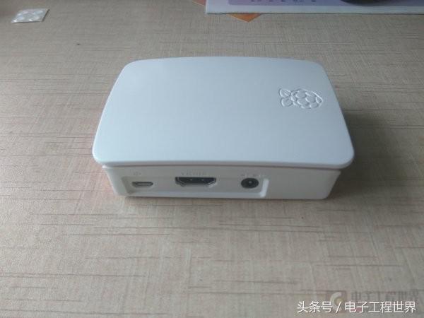 一起玩树莓派3+迟来的Pi3开箱评测