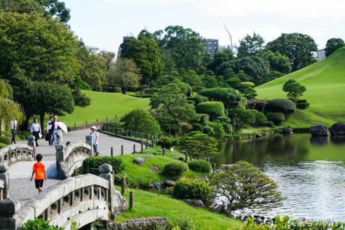 酷ma萌陪伴机器人熊本熊,酷ma萌和熊本熊