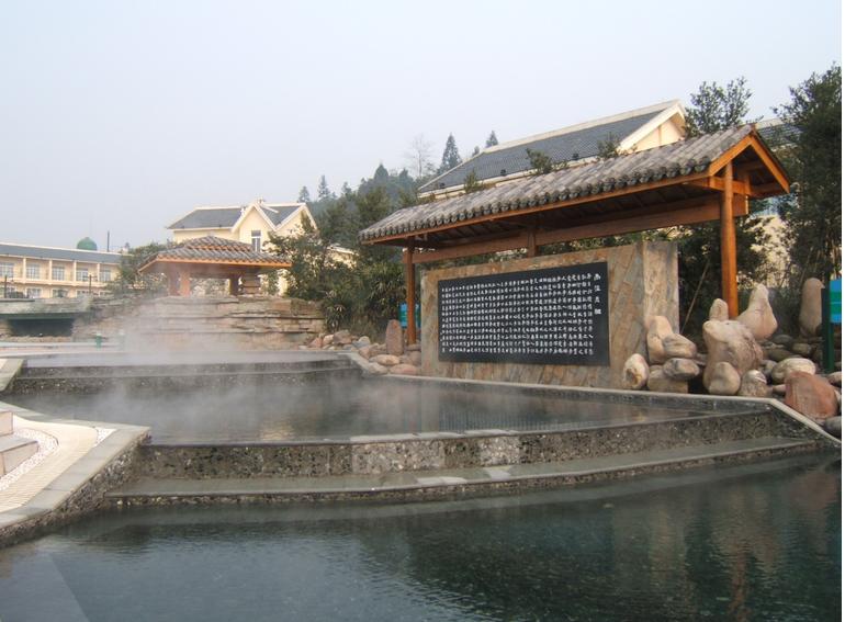 秋冬最暖最放松的就是泡温泉啦，推荐六个四川泡汤绝佳去处