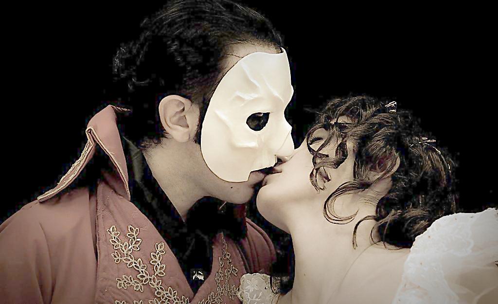 歌剧魅影剧场版女主,歌剧魅影女主选择了谁