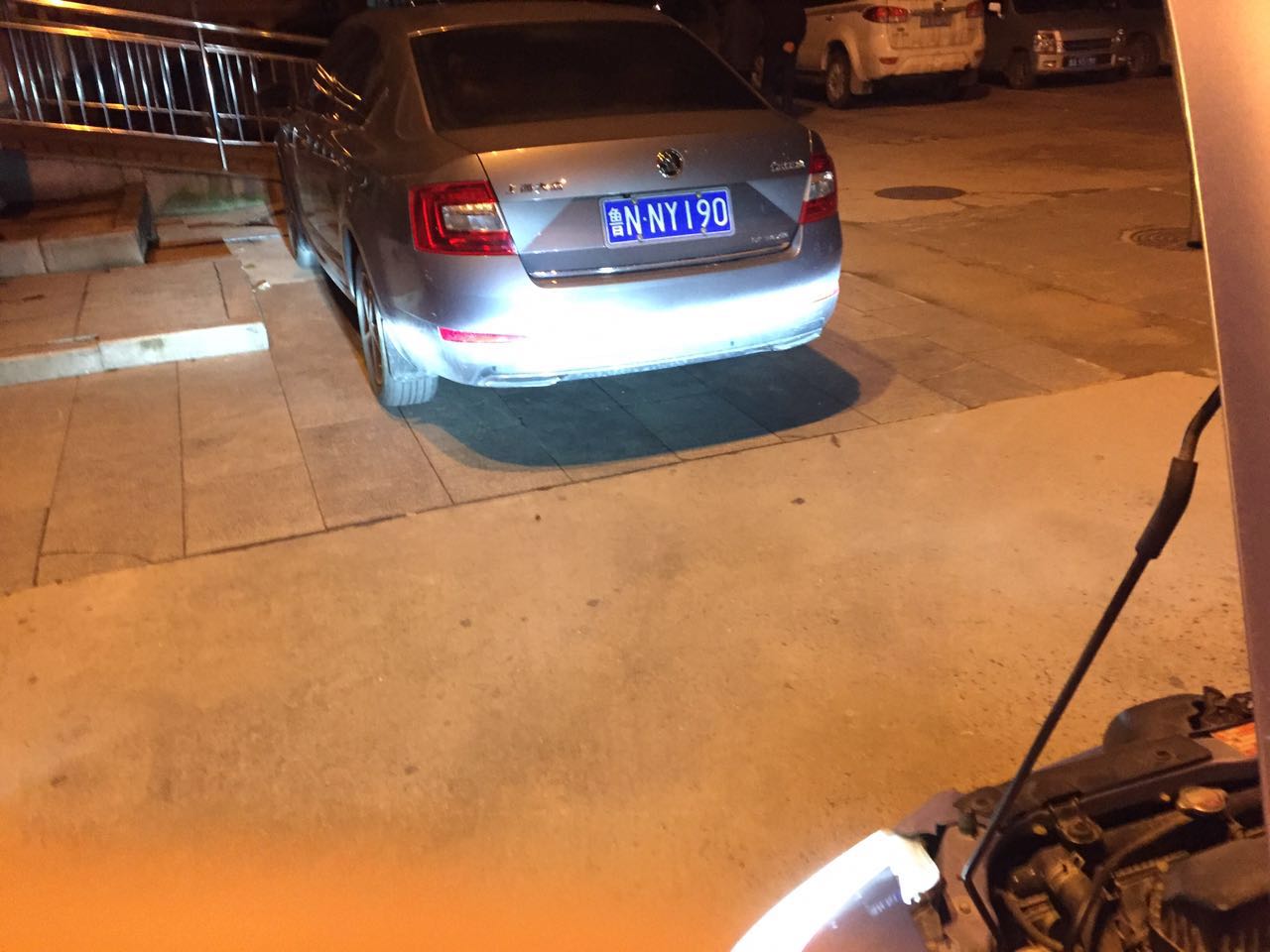 最好的h4远近一体大灯,h4远近光一体为啥近光不亮呢